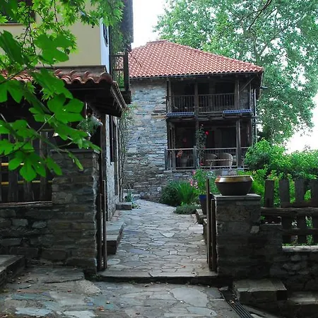 Pantheon Retreat Eco House * Ano Skotina